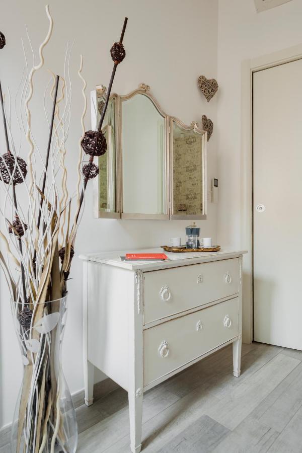 Charming Apartment On The Darsena Navigli - Pulizia Eccezionale Milan Extérieur photo